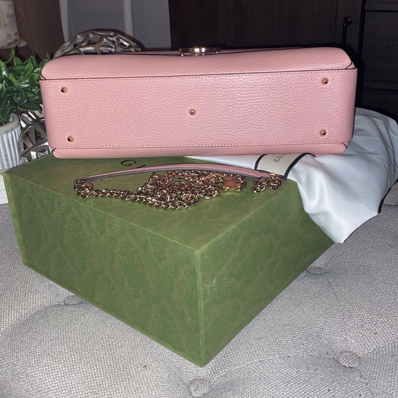 Gucci Large Interlocking Chain Leather Shoulder Bag - Picture 7 of 16